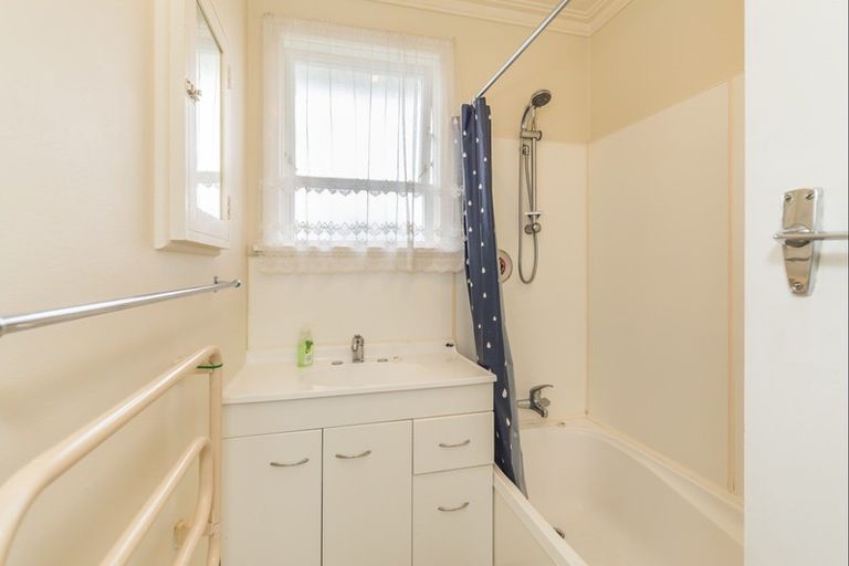 Photo of property in 4 Ross Street, Levin, 5510