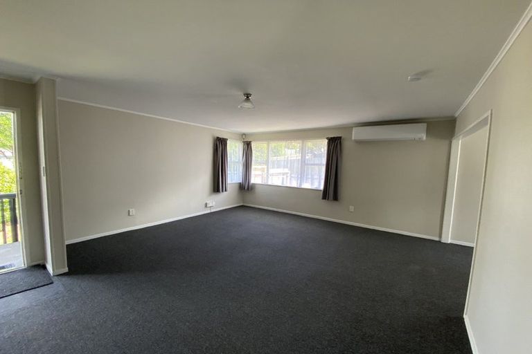 Photo of property in 9 Shale Avenue, Massey, Auckland, 0614