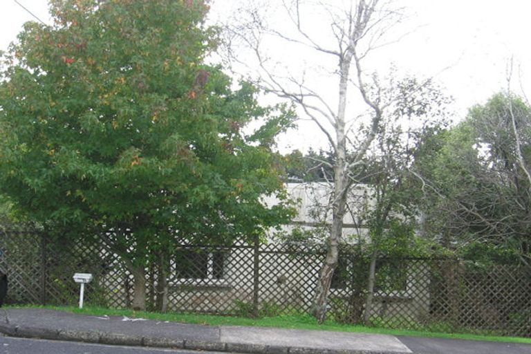 Photo of property in 14 Eastglen Road, Glen Eden, Auckland, 0602