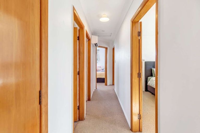 Photo of property in 13 Mako Mako Road, Levin, 5510