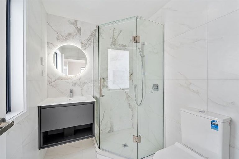 Photo of property in 1/591a East Coast Road, Browns Bay, Auckland, 0632