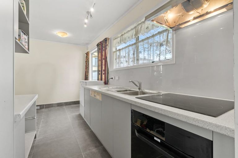 Photo of property in 1/23 Frobisher Way, Clendon Park, Auckland, 2103