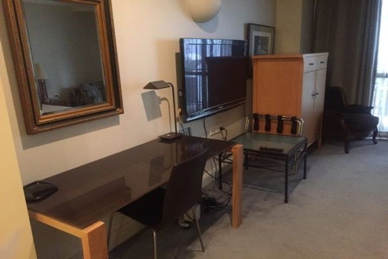 Photo of property in Heritage Tower Apartments, 517/22 Nelson Street, Auckland Central, Auckland, 1010
