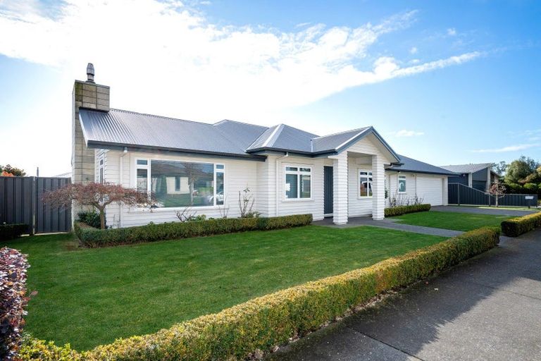 Photo of property in 8 Te Heipora Place, Havelock North, 4130