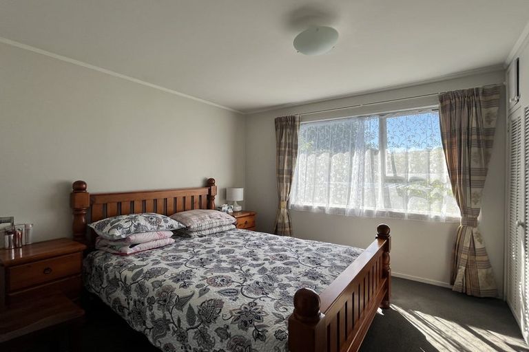 Photo of property in 25 Halberg Street, Glenfield, Auckland, 0629