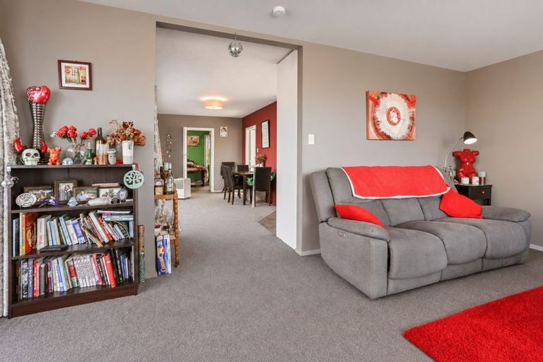 Photo of property in 73 Wingate Street, Redwood, Christchurch, 8051