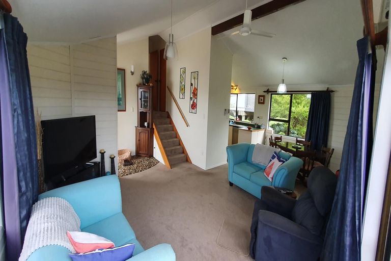 Photo of property in 15 Tui Grove, Paihia, 0200