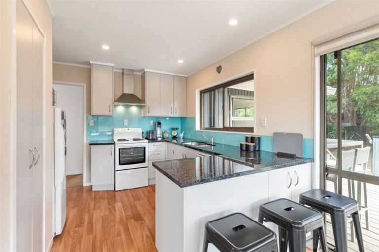 Photo of property in 19 Palmyra Way, Half Moon Bay, Auckland, 2012