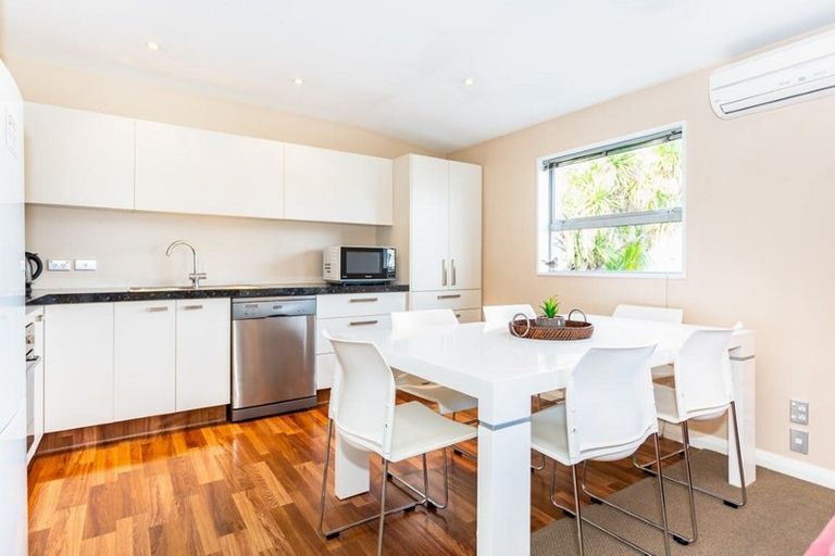 Photo of property in 8c Broadbent Street, Riccarton, Christchurch, 8041