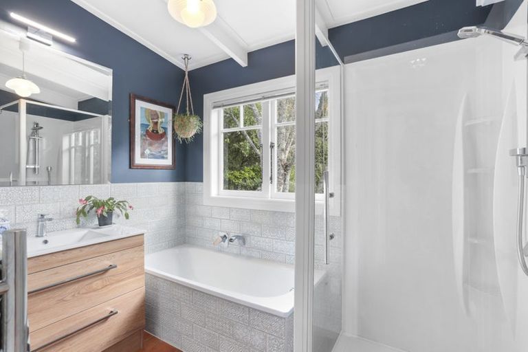 Photo of property in 324 Titirangi Road, Titirangi, Auckland, 0604