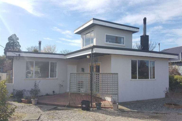 Photo of property in 14 Parsonage Road, Waimate, 7924