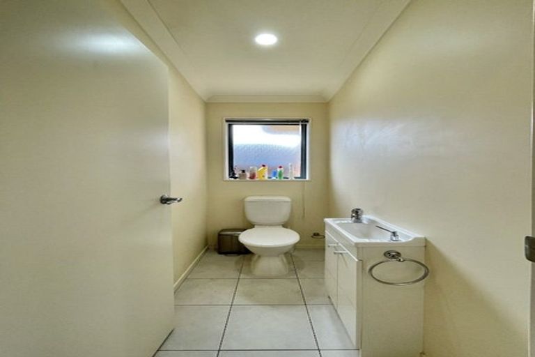 Photo of property in 17 Phar Lap Grove, Trentham, Upper Hutt, 5018