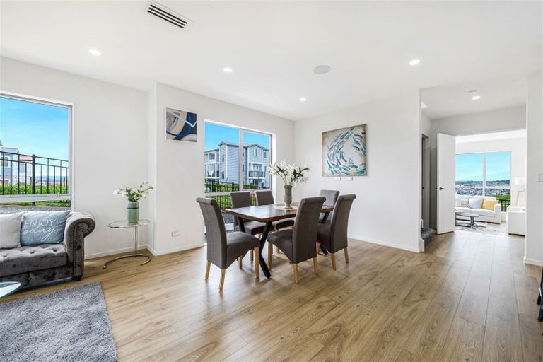 Photo of property in 1 Elevation Street, Flat Bush, Auckland, 2019