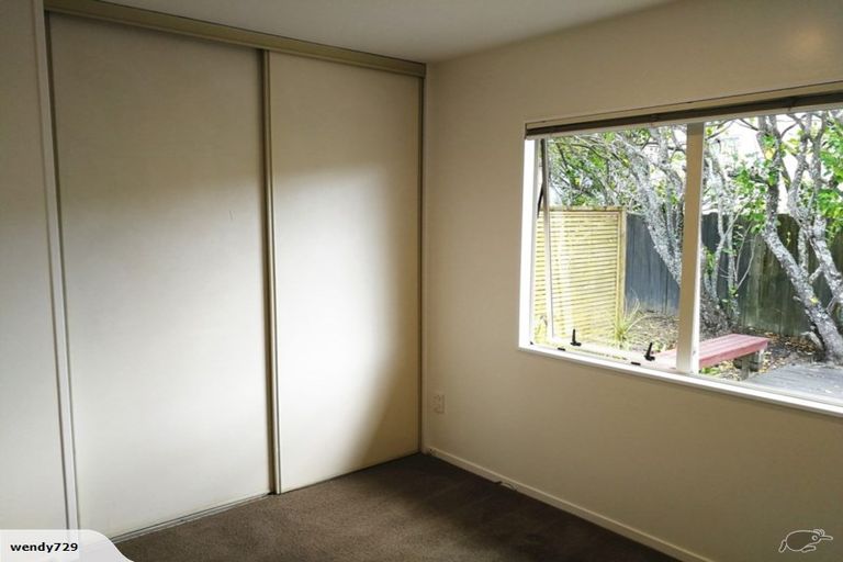Photo of property in 62 Unsworth Drive, Unsworth Heights, Auckland, 0632