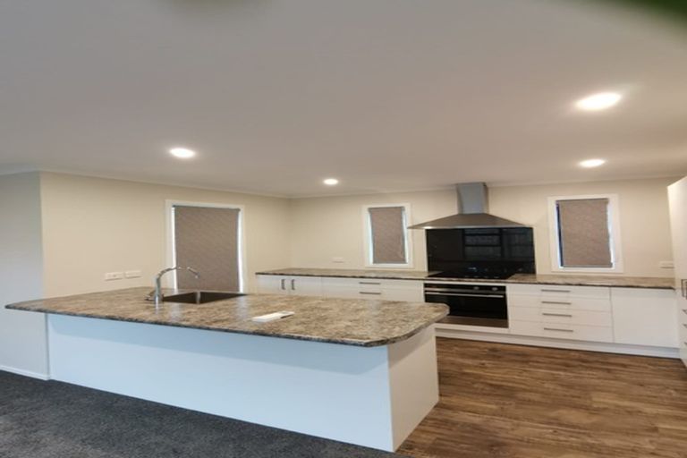 Photo of property in 18c Royal Street, Upper Hutt Central, Upper Hutt, 5018