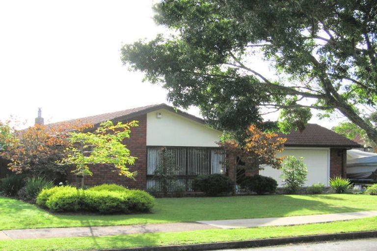 Photo of property in 17 Raddock Place, Farm Cove, Auckland, 2012