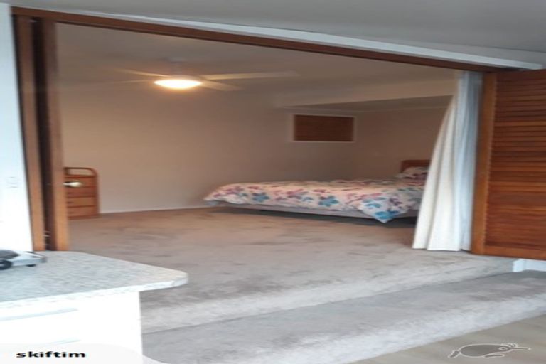 Photo of property in 32 The Circle, Manly, Whangaparaoa, 0930