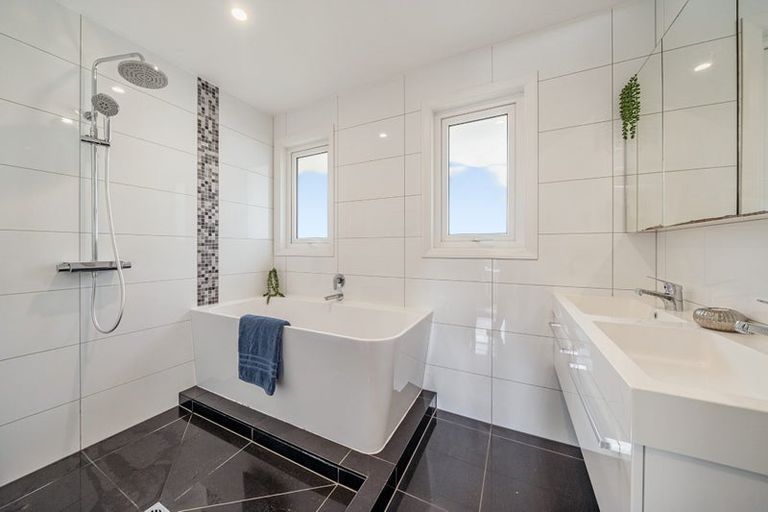 Photo of property in 12 Forest Road, Pinehaven, Upper Hutt, 5019