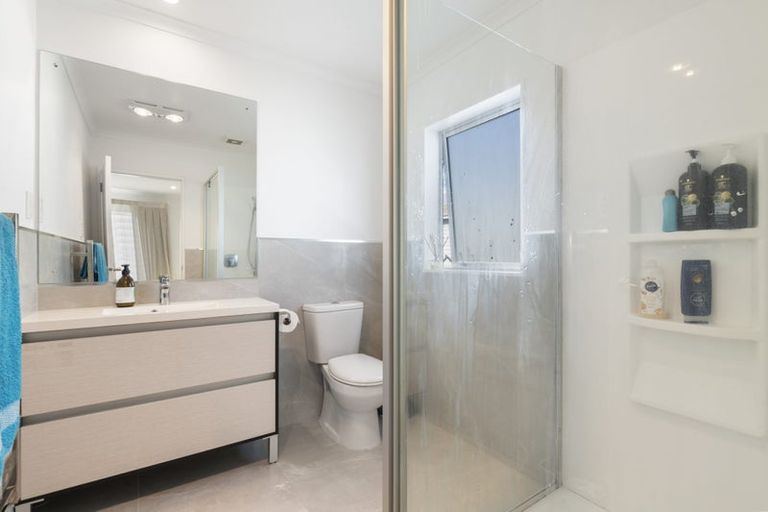 Photo of property in 22 Couldrey Crescent, Red Beach, 0932