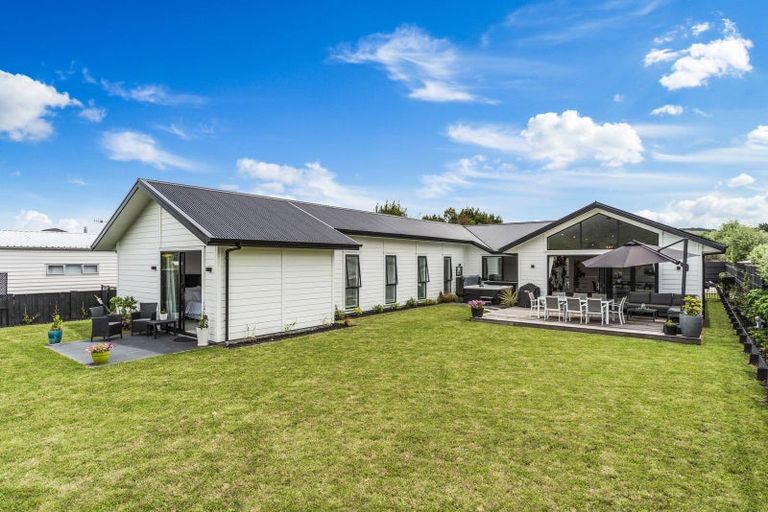 Photo of property in 97 Lisland Drive, Kinloch, Taupo, 3377
