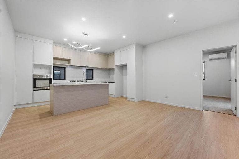 Photo of property in 50 Whakairo Crescent, Gulf Harbour, Whangaparaoa, 0930