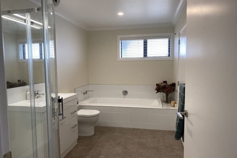 Photo of property in 154 Adler Drive, Ohauiti, Tauranga, 3112