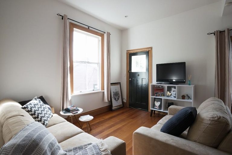 Photo of property in 4 Glenbervie Terrace, Thorndon, Wellington, 6011