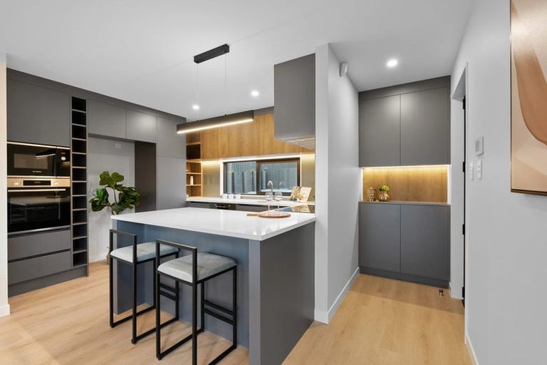 Photo of property in 2/32 Beulah Avenue, Rothesay Bay, Auckland, 0630