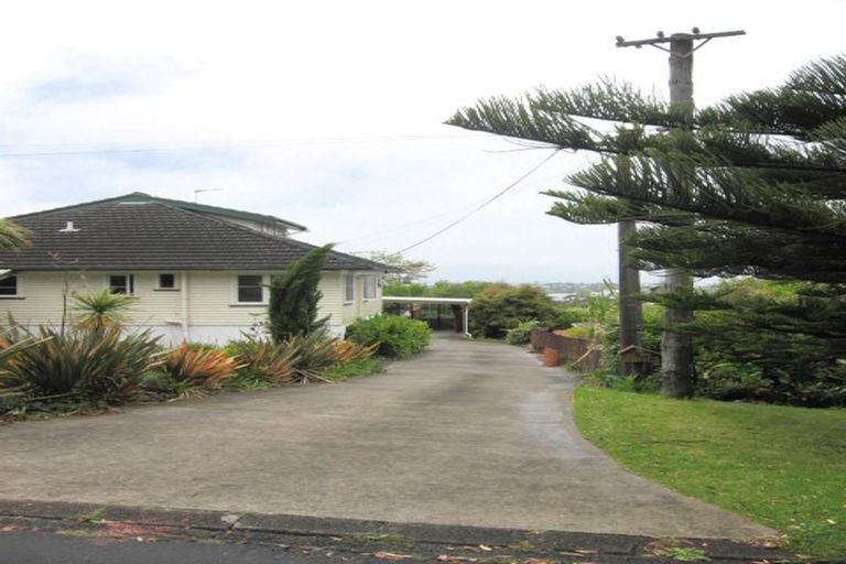 Photo of property in 1/537 Glenfield Road, Glenfield, Auckland, 0629