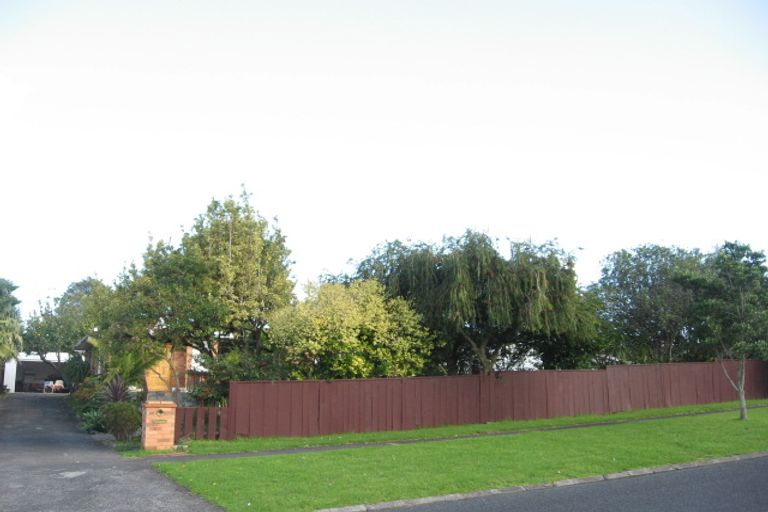Photo of property in 59 Chatsworth Crescent, Pakuranga Heights, Auckland, 2010