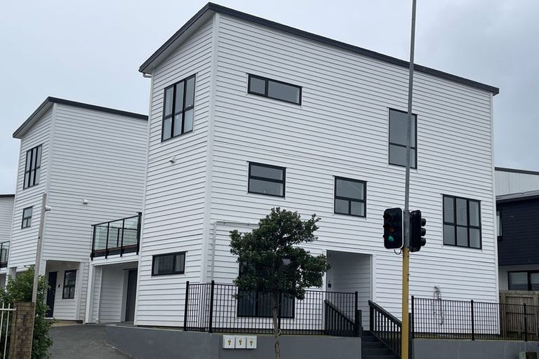 Photo of property in 26a Reeves Road, Pakuranga, Auckland, 2010