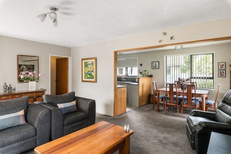 Photo of property in 23 Momorangi Crescent, Redwood, Christchurch, 8051