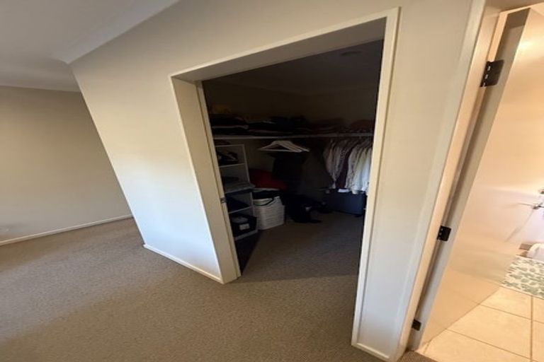 Photo of property in 12a Riverstone Drive, Riverstone Terraces, Upper Hutt, 5018