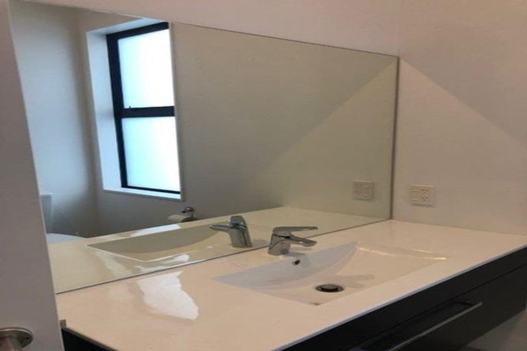 Photo of property in 10/20 Trent Street, Island Bay, Wellington, 6023