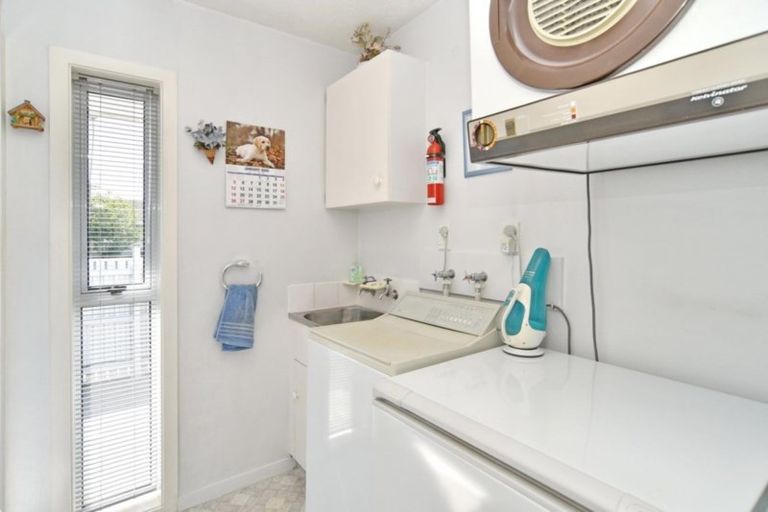 Photo of property in 22 Prestons Road, Redwood, Christchurch, 8051