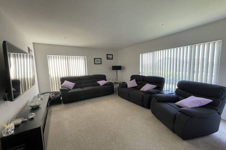 Photo of property in 3 Kabardin Street, Karaka, Papakura, 2113