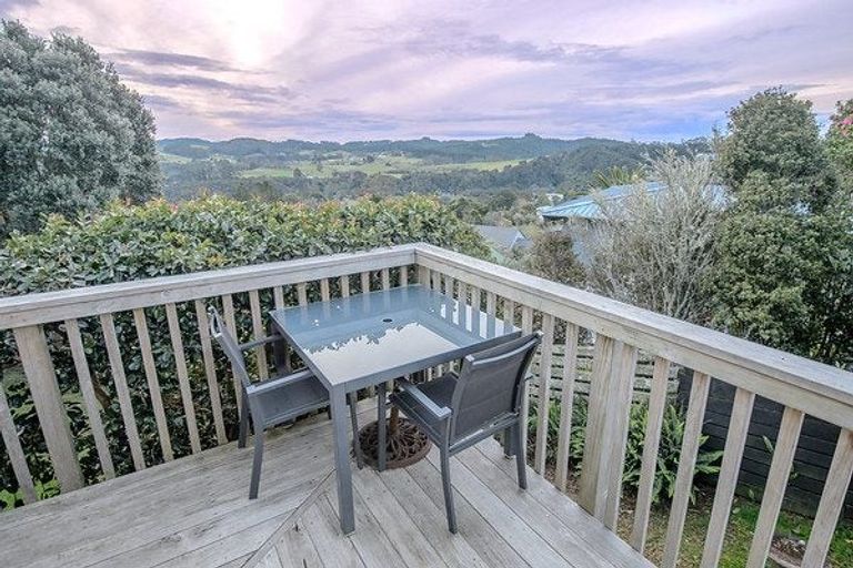 Photo of property in 10 Goffe Drive, Haruru, 0204