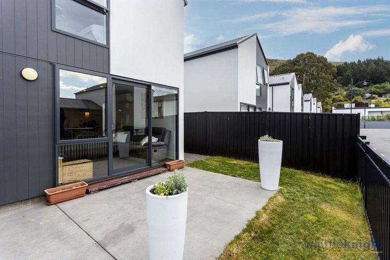 Photo of property in 14 Wheatsheaf Lane, Heathcote Valley, Christchurch, 8022