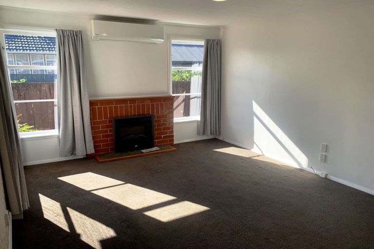 Photo of property in 2 Hazel Street, Ebdentown, Upper Hutt, 5018