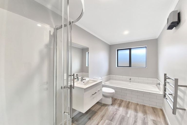 Photo of property in 14 Herridge Street, Woodend, 7691