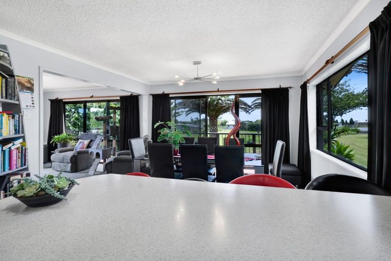 Photo of property in 2 Waireka Road, Omata, New Plymouth, 4374