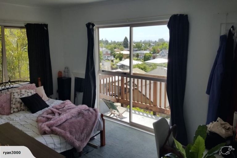 Photo of property in 84e Hillcrest Road, Hillcrest, Hamilton, 3216