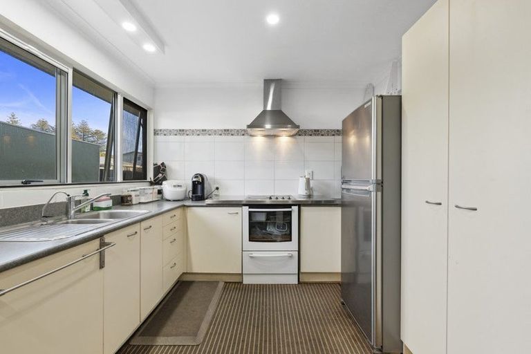 Photo of property in 15 Josie Lane, Manurewa, Auckland, 2102