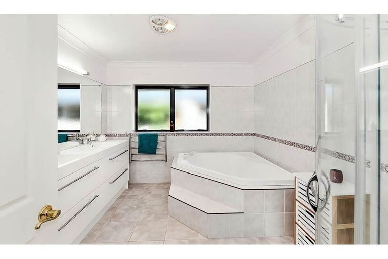 Photo of property in 188 Settlement Road, Papakura, 2110