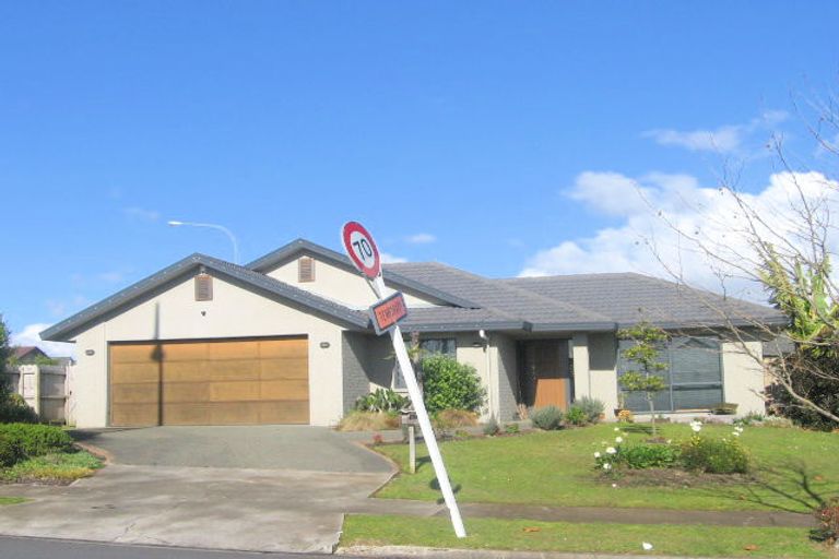 Photo of property in 15 Carlingford Drive, East Tamaki, Auckland, 2016