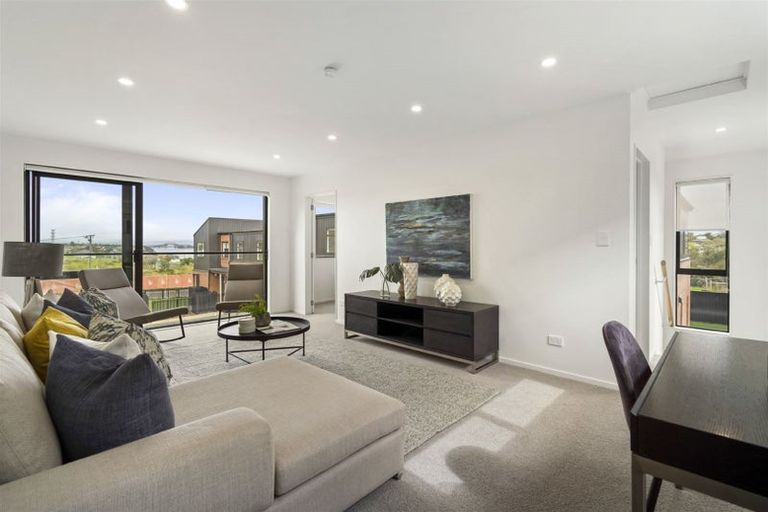 Photo of property in 12 Mahinga Kai Way, Belmont, Auckland, 0622