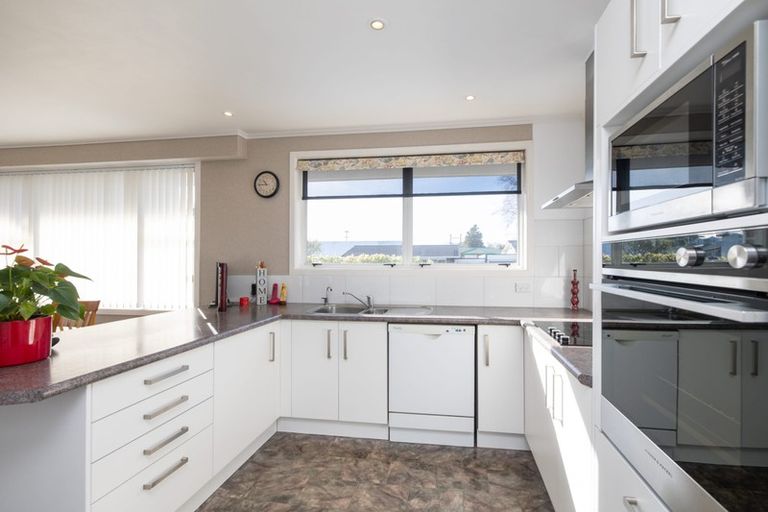 Photo of property in 64 Nevada Drive, Merrilands, New Plymouth, 4312