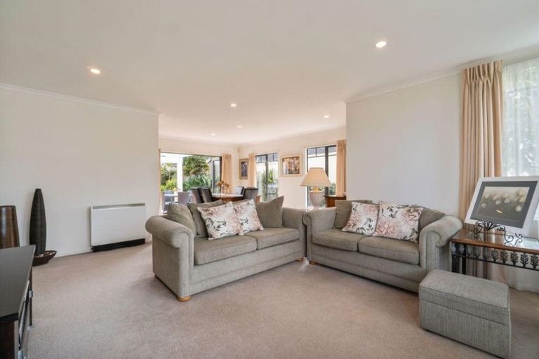 Photo of property in 8 Cellarmans Street, Te Atatu Peninsula, Auckland, 0610