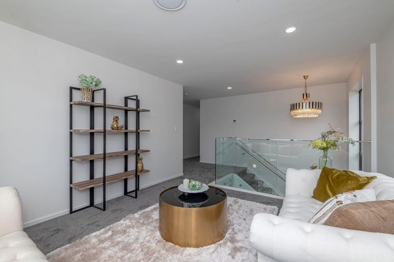 Photo of property in 10 Rockpool Road, Orewa, 0931