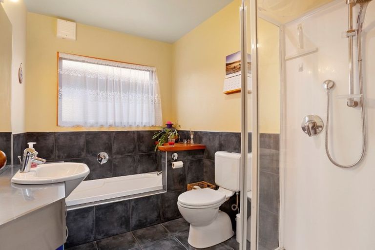 Photo of property in 28 Owen Place, Omokoroa, 3114